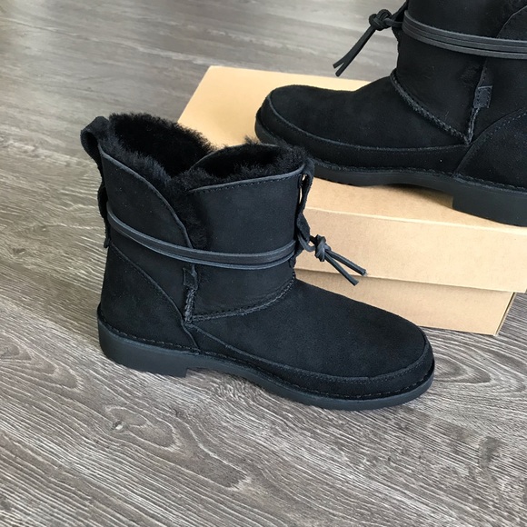 UGG ESTHER BOOT - Picture 4 of 9